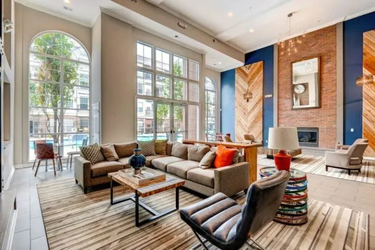 Amenities lounge